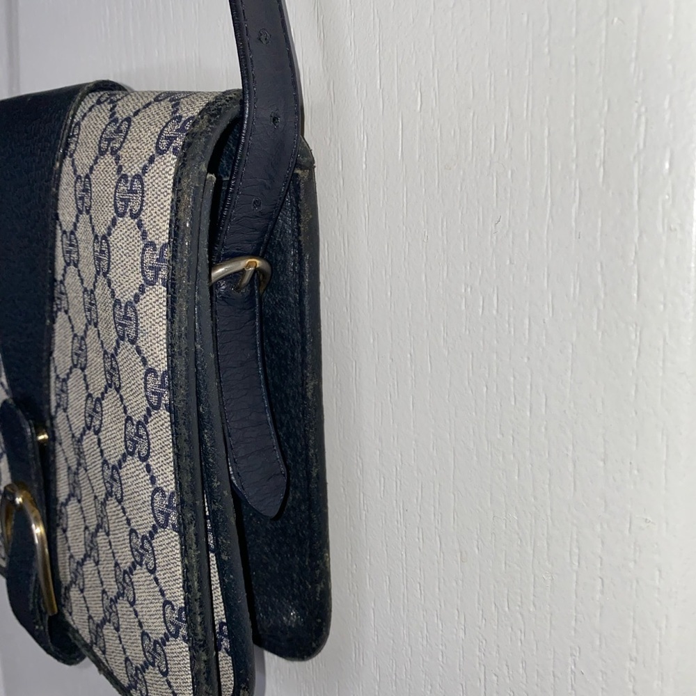 Vintage Gucci Crossbody - Picture 4 of 9
